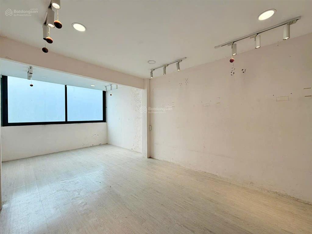 Hẻm nhựa ô tô huỳnh văn bánh, phú nhuận  46m2 sổ đẹp a4  2 tầng  khu sang  8.5 tỷ.