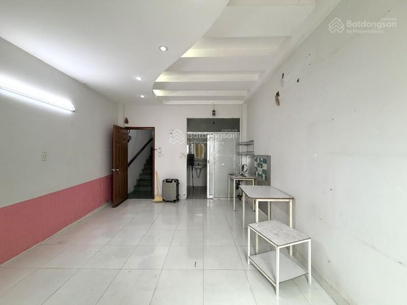 Mặt tiền thụt nguyễn thượng hiền p5 bình thạnh 4m x 14m 5 tầng 8.x tỷ