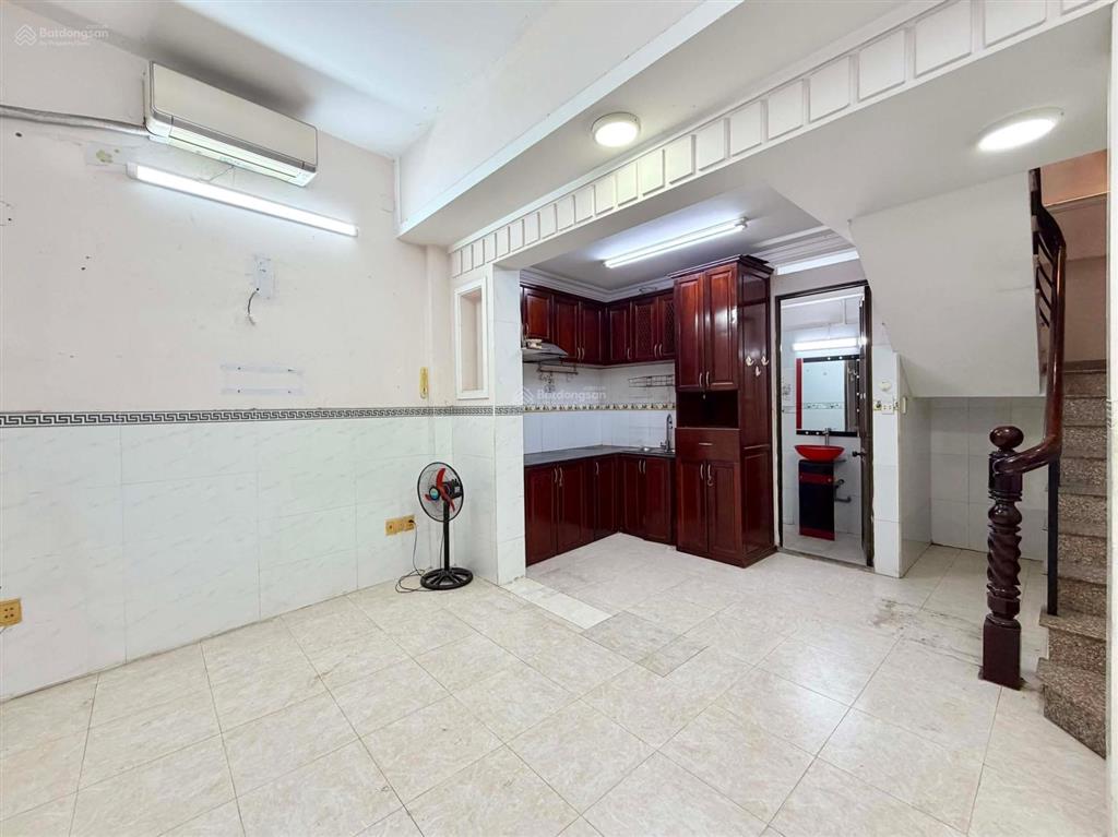 Ngon nhất phân khúc nhỉnh 4 tỷ  4 tầng btct  1 căn ra ô tô  28m2 (4x7 nở hậu 4.5)  4.55 tỷ.
