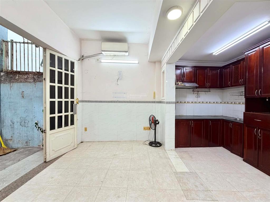 Ngon nhất phân khúc nhỉnh 4 tỷ  4 tầng btct  1 căn ra ô tô  28m2 (4x7 nở hậu 4.5)  4.55 tỷ.