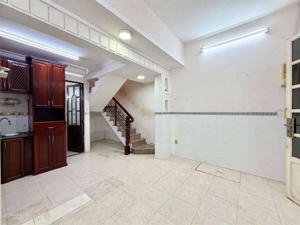 Ngon nhất phân khúc nhỉnh 4 tỷ  4 tầng btct  1 căn ra ô tô  28m2 (4x7 nở hậu 4.5)  4.55 tỷ.