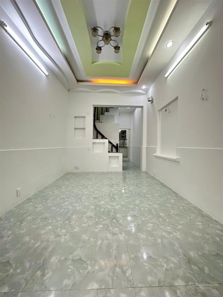 Ngay chợ bà chiểu  kết cấu 3 tầng  hẻm xe hơi sát nhà  vị trí đẹp cực hiếm  43m2 chỉ 6.6 tỷ