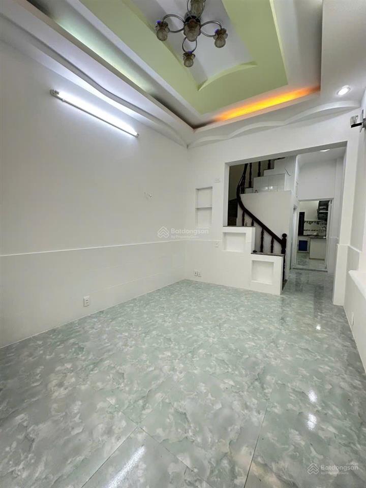 Ngay chợ bà chiểu  kết cấu 3 tầng  hẻm xe hơi sát nhà  vị trí đẹp cực hiếm  43m2 chỉ 6.6 tỷ