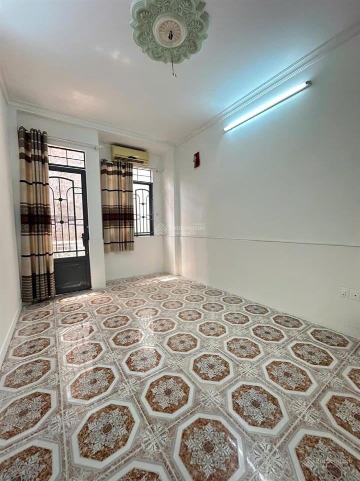 Ngay chợ bà chiểu  kết cấu 3 tầng  hẻm xe hơi sát nhà  vị trí đẹp cực hiếm  43m2 chỉ 6.6 tỷ