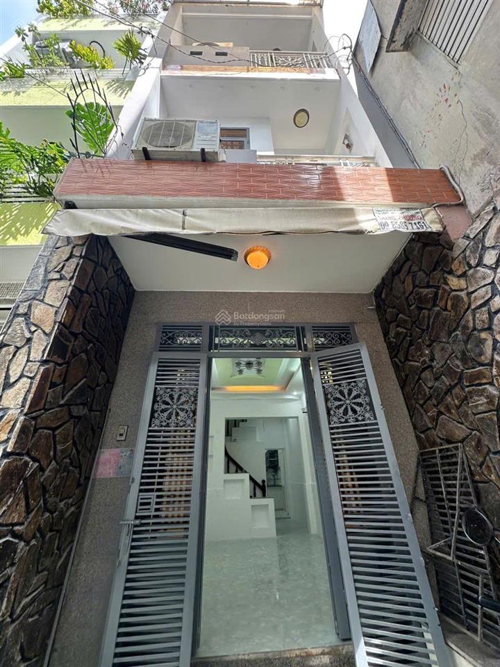 Ngay chợ bà chiểu  kết cấu 3 tầng  hẻm xe hơi sát nhà  vị trí đẹp cực hiếm  43m2 chỉ 6.6 tỷ