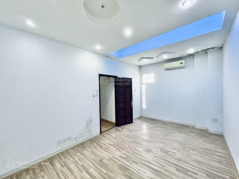Hxh sát mt  thông số vàng ngang nở hậu 5.9 x 11.3  4 tầng btct hoàn công đủ 4pn 5wc  chỉ 9.8
