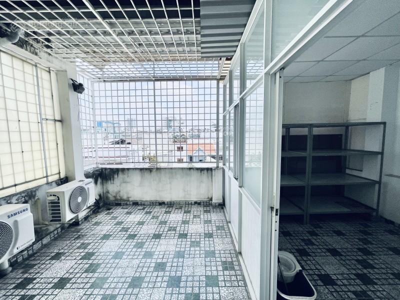Hxh sát mt  thông số vàng ngang nở hậu 5.9 x 11.3  4 tầng btct hoàn công đủ 4pn 5wc  chỉ 9.8