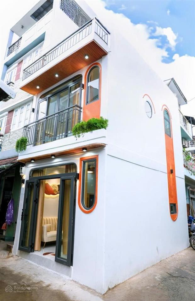 Nhà đẹp tùng vũ tùng  ngay chợ bà chiểu  bình thạnh  căn góc hẻm 4m  giá 3,95 tỷ tl.