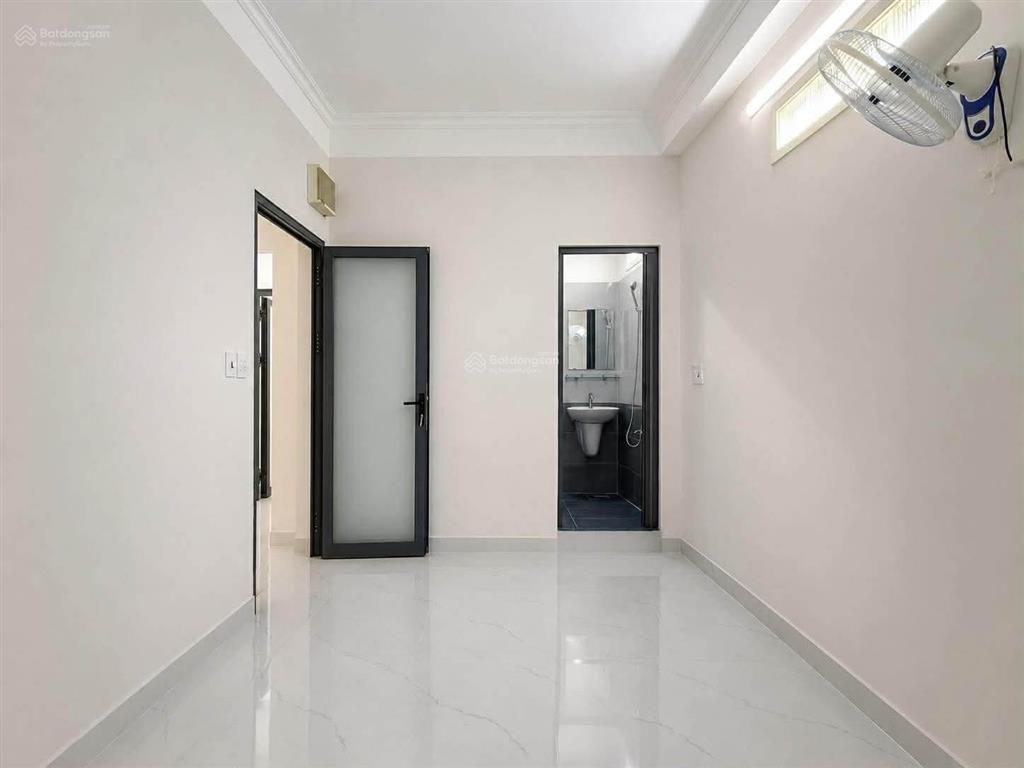 Phan văn trị, p11, bình thạnh  28m nở hậu 4 tầng 4pn 5,45 tỷ