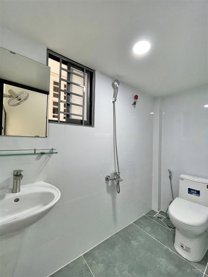 Nhà mới  ngay học viện cán bộ  hẻm 1 trục sát mt  dt 4.1 x 7.5  2 tầng đúc 2pn 3wc  4.779 tỷ