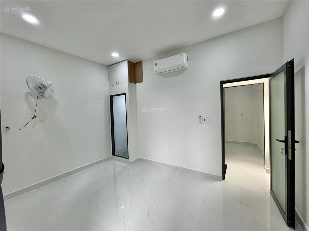 Nhà mới  ngay học viện cán bộ  hẻm 1 trục sát mt  dt 4.1 x 7.5  2 tầng đúc 2pn 3wc  4.779 tỷ