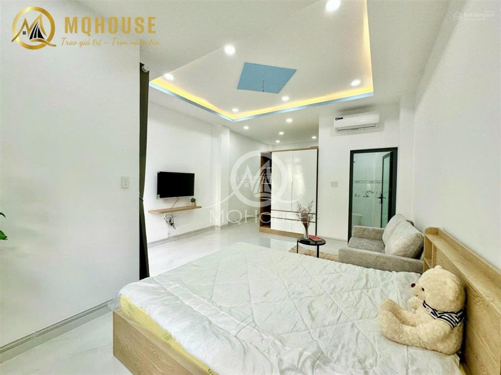 Studio vách ngăn, ban công, máy giặt riêng, ngay công viên lê thị riêng, gần đại học huflit