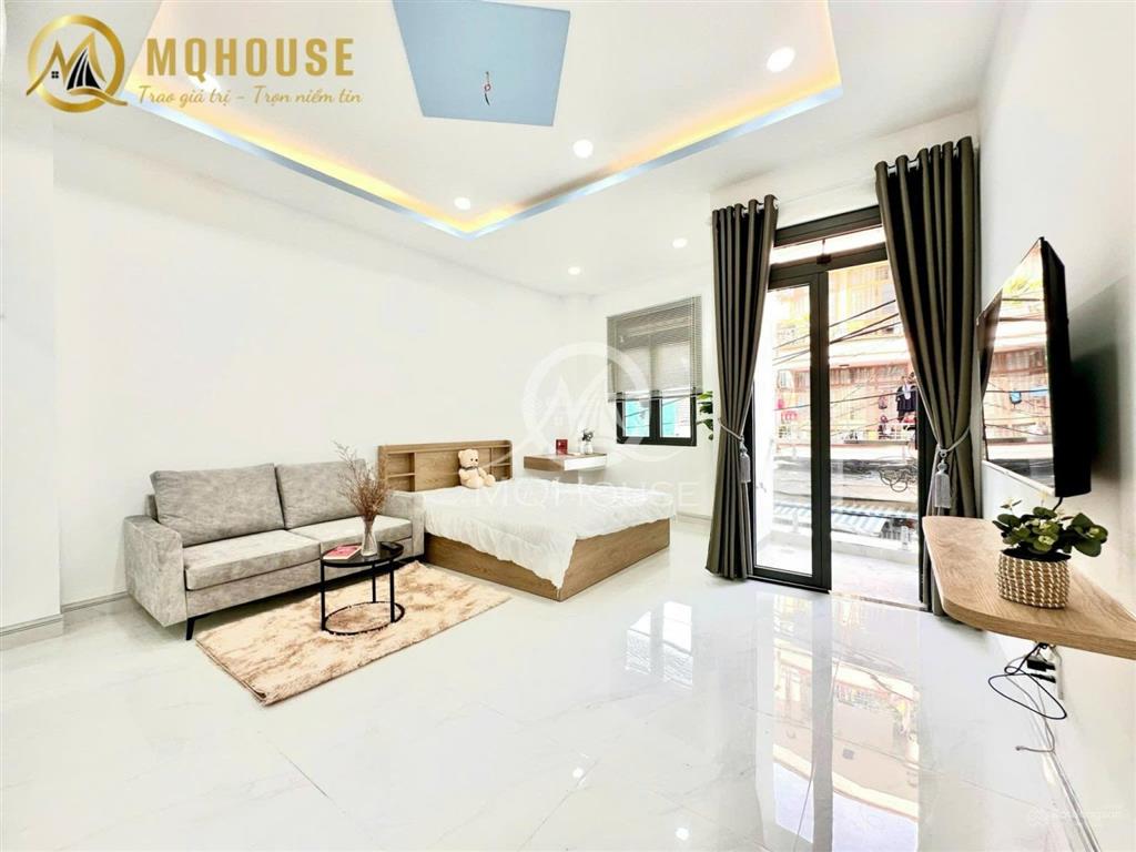 Studio vách ngăn, ban công, máy giặt riêng, ngay công viên lê thị riêng, gần đại học huflit