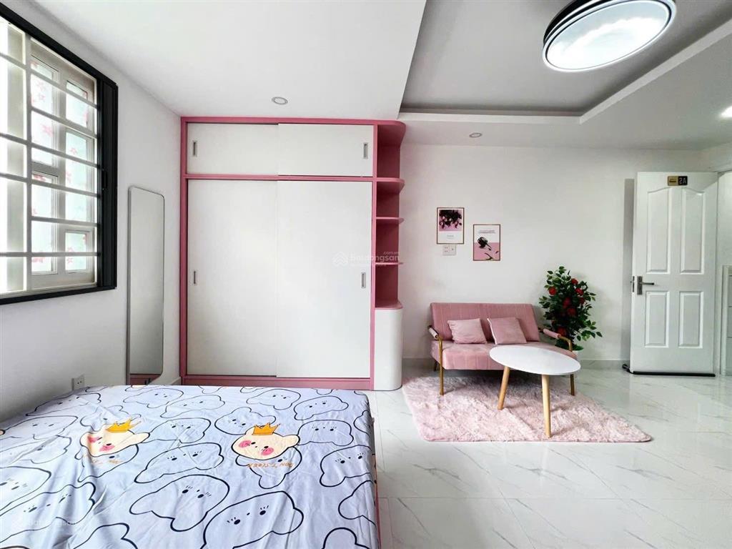 Studio full nội thất ngay vòng xoay dân chủ, tòa nhà viettel, máy giặt riêng, 30m2, cửa sổ thoáng