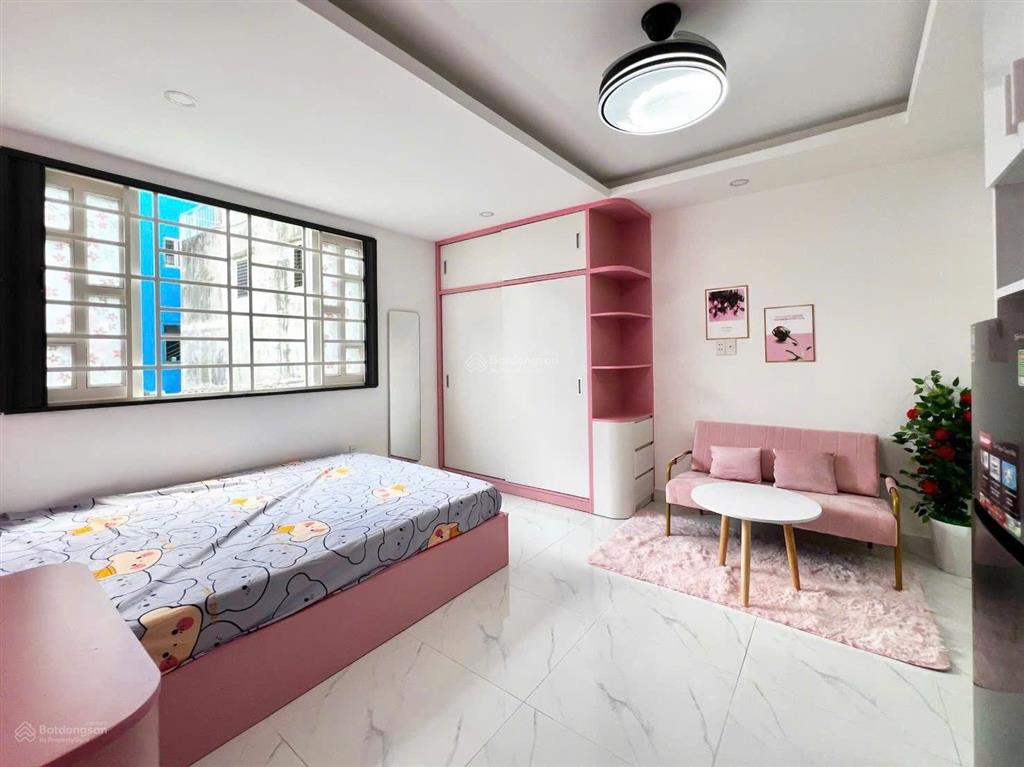 Studio full nội thất ngay vòng xoay dân chủ, tòa nhà viettel, máy giặt riêng, 30m2, cửa sổ thoáng