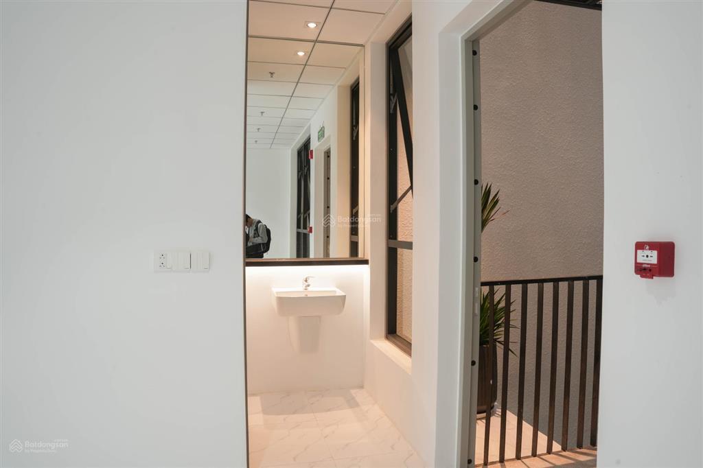 Cho thuê mặt bằng 2 tầng 300m2 trung tâm đà nẵng phù hợp showroom / văn phòng / shop thời trang