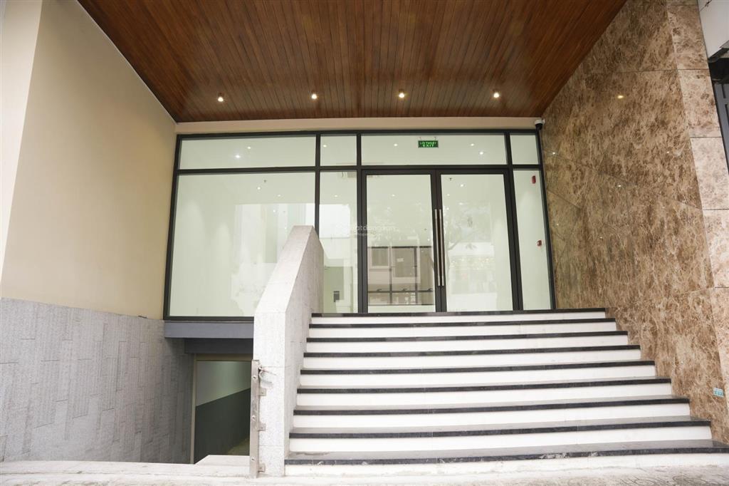 Cho thuê mặt bằng 2 tầng 300m2 trung tâm đà nẵng phù hợp showroom / văn phòng / shop thời trang