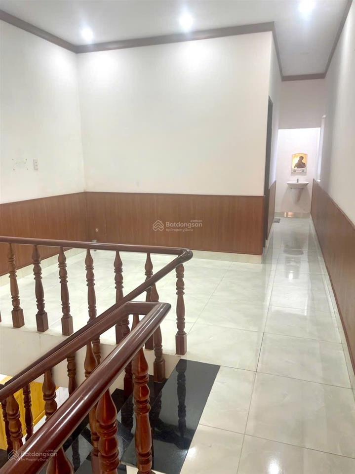 Chủ gởi bán nhà 1t1l (dt 93m2) sổ riêng thổ cư 100% đường oto thuộc p. bửu hoà. giá chỉ 3,3 tỷ