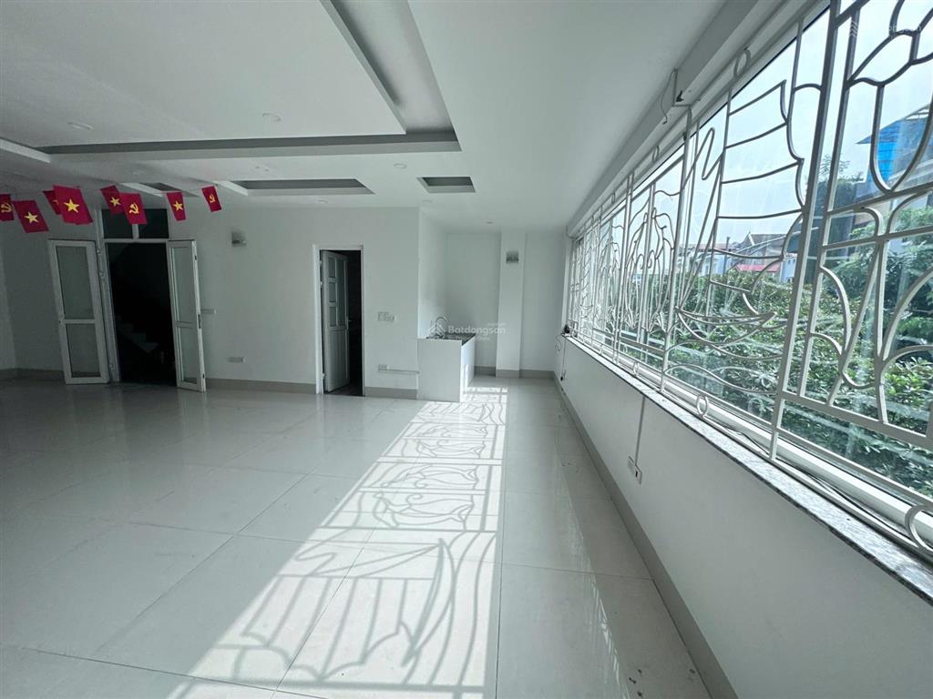 Tòa nhà văn phòng thiết kế chuẩn thương mại long biên mt 9 m