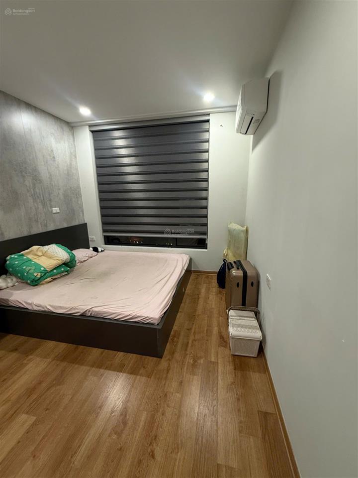 Tôi cần bán căn 79m dv1 tại tòa rose town, nhà đã có sổ hồng, tòa mới full tiện ích