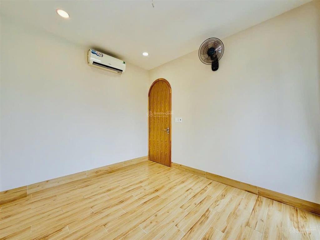 Bán nhà mới phạm văn bạch ngay sân gold sân bay, hẽm xe tải 6m, ngang 7m, 5 tầng, nhỉnh 7 tỷ tl