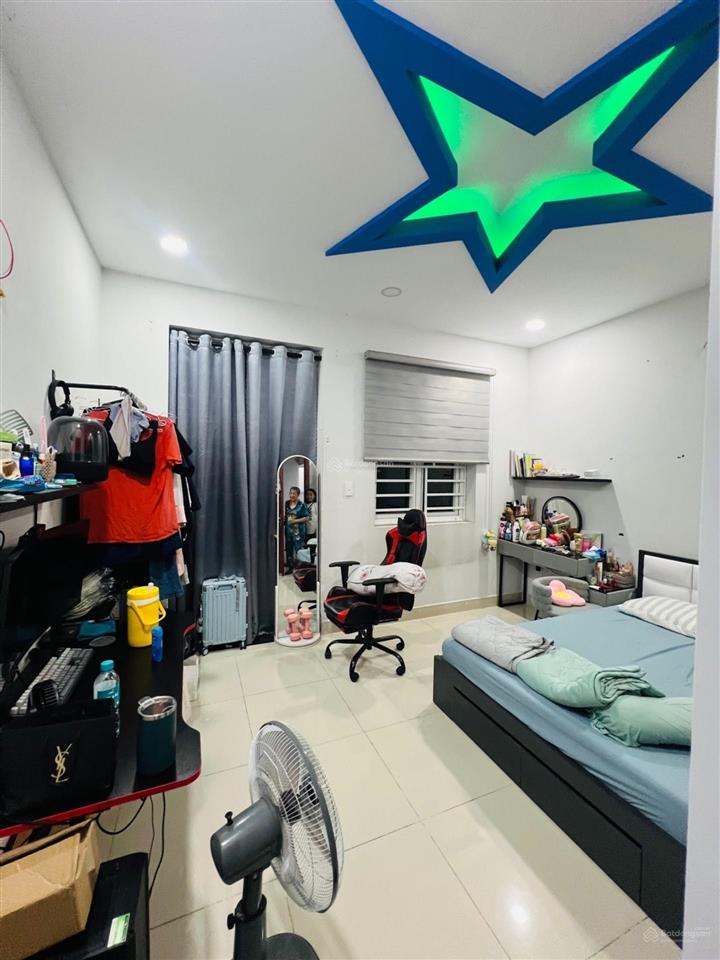 Bán gấp nhà quận tân phú bờ bao tân thắng, ngang 4x15m, 3 tầng, nhỉnh 5 tỷ tl
