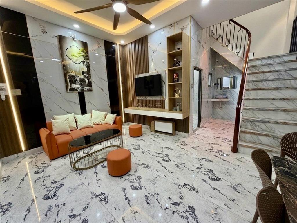 Bán nhà đẹp âu cơ q.tân bình ngay vòng xoay lê đại hành, 40m2, 3 pn, nhỉnh 4 tỷ tl