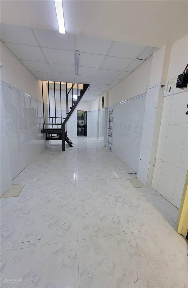 Diện tích 3m x 10.5m công nhận 31.5m kết cấu 1 trệt 1 lầu btct chắc chắn gồm phòng khác