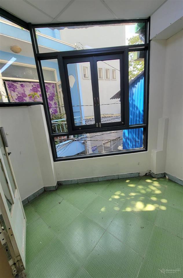 Diện tích 3m x 10.5m công nhận 31.5m kết cấu 1 trệt 1 lầu btct chắc chắn gồm phòng khác