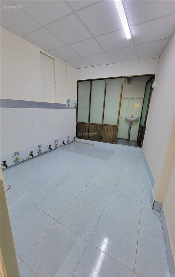 Diện tích 3m x 10.5m công nhận 31.5m kết cấu 1 trệt 1 lầu btct chắc chắn gồm phòng khác