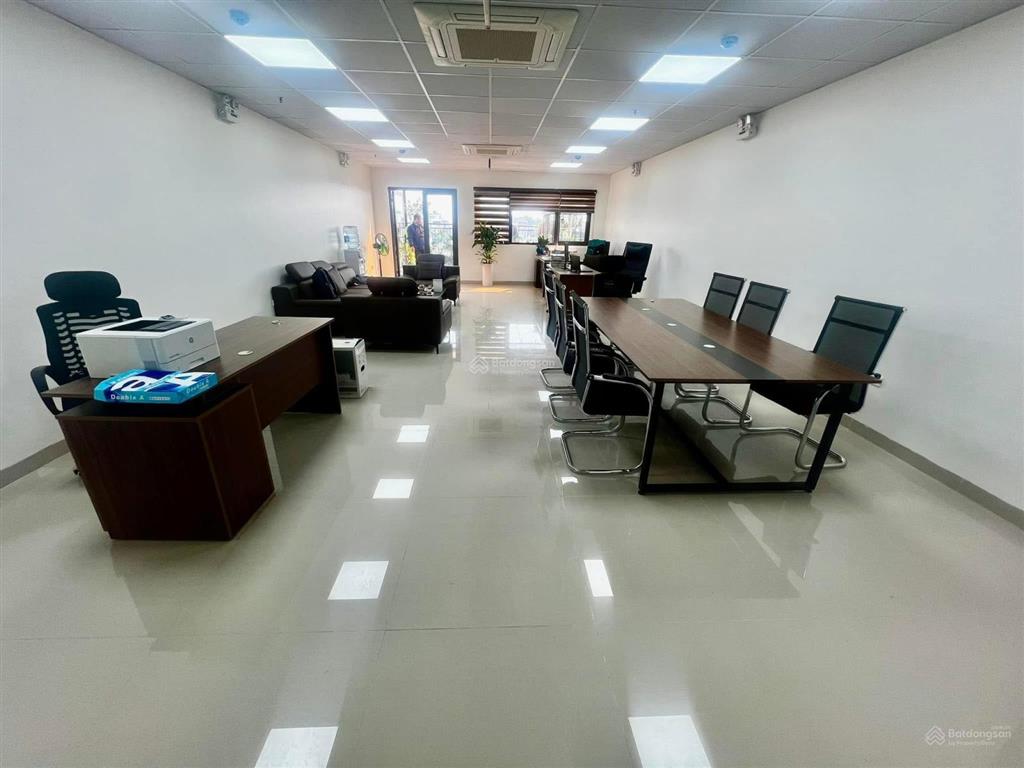 Toà vp lạc long quân tây hồ. 120m2 x10t có hầm. đầy đủ gpxd +pccc. giá chào 78 tỷ.  0353 682 ***