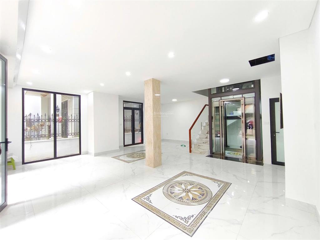 Phân lô thanh xuân, đầy đủ tiện ích. 65m² x7 t lô góc thang máy. vỉa hè rộng. giá 24 tỷ