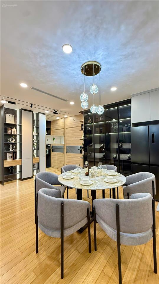 Chính chủ cắt lỗ! căn hộ the zei 2pn, nội thất xịn sò, sổ đỏ, giá chỉ từ 9,8 tỷ .  0877 982 ***