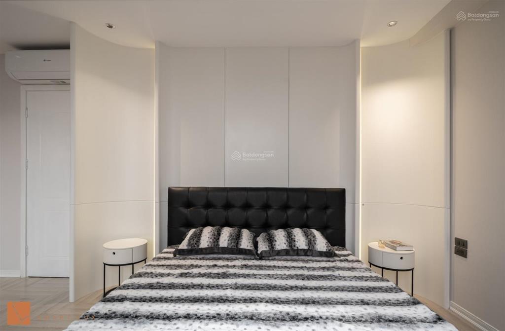 Căn góc siêu hiếm 138m2  4ngủ tại vinaconex 7 hồ tùng mậu  full nội thất  chủ thiện chí 11,82tỷ