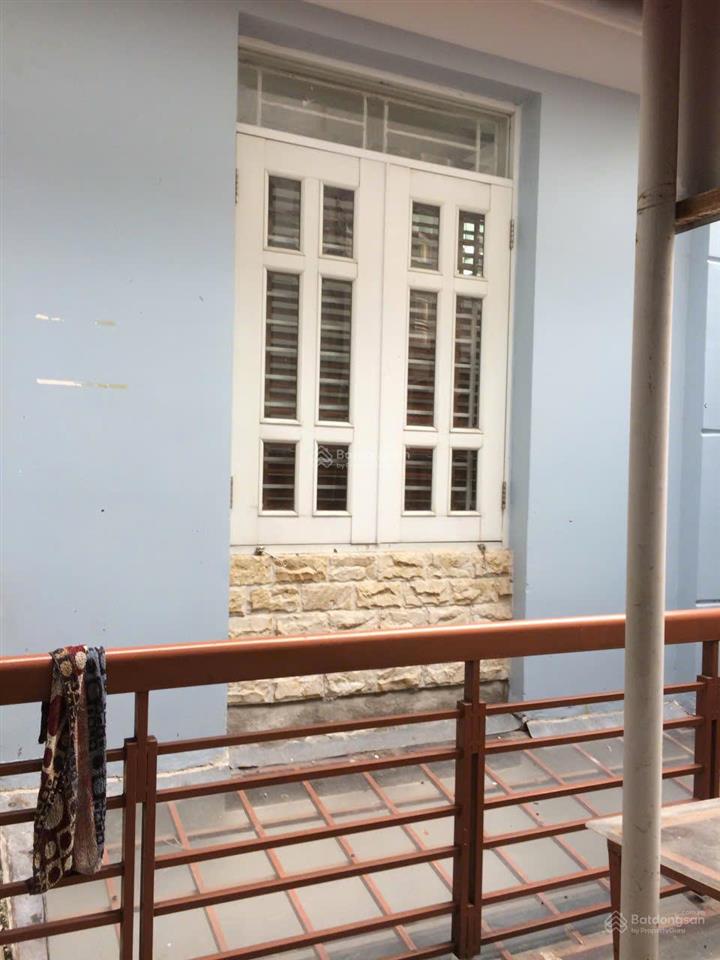 Bán đất tặng 2 căn nhà 1 trệt, 2 lầu, sân thượng, có 8 phòng cho thuê quận bình thạnh
