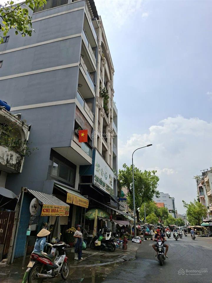 Bán đất tặng 2 căn nhà 1 trệt, 2 lầu, sân thượng, có 8 phòng cho thuê quận bình thạnh