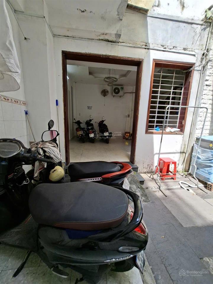 Bán đất tặng 2 căn nhà 1 trệt, 2 lầu, sân thượng, có 8 phòng cho thuê quận bình thạnh