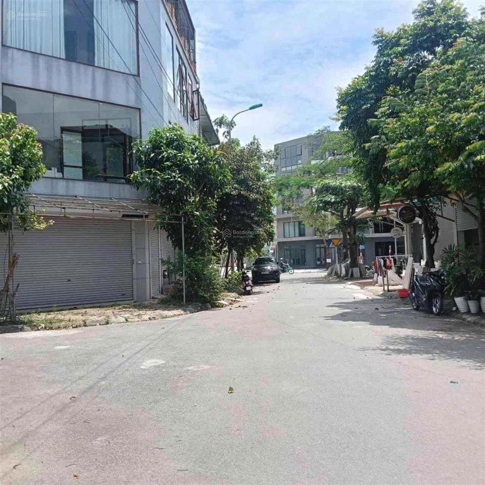 Bán đất phân lô 7.2ha trâu quỳ  view vườn hoa sát cv gia lâm  chủ cần bán gấp giảm 400tr