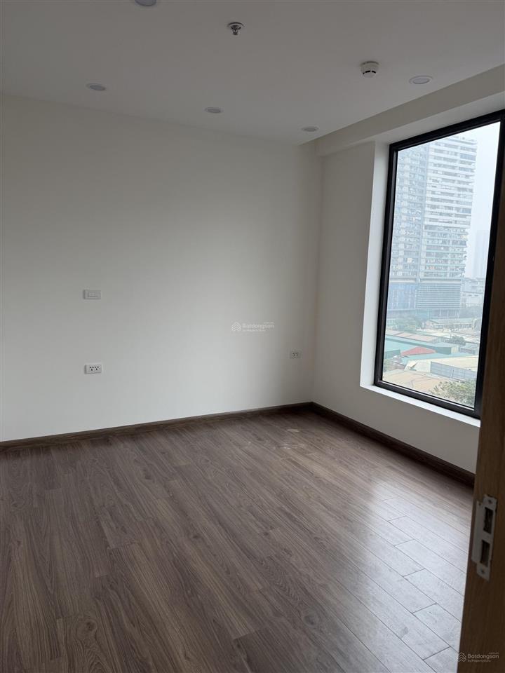 Tôi có suất ngoại giao tại 33 lê văn lương giá tốt nhất thị trường cần bán