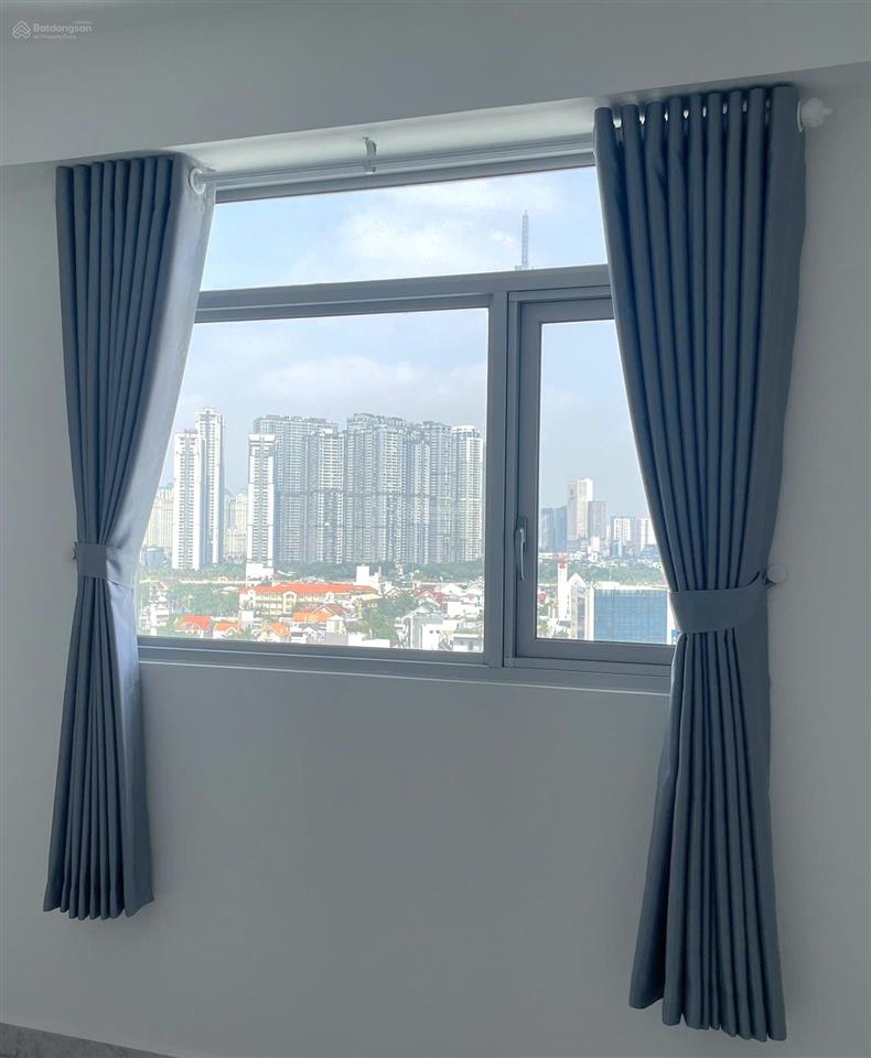 Cho thuê gấp căn hộ 3pn 2wc  nội thất cơ bản  giá 17 triệu tại paris hoàng kim.  xem nhà