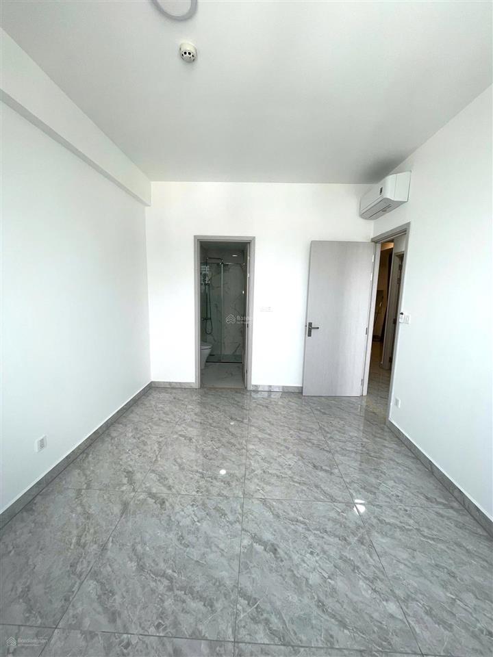 Cho thuê gấp căn hộ 3pn 2wc  nội thất cơ bản  giá 17 triệu tại paris hoàng kim.  xem nhà