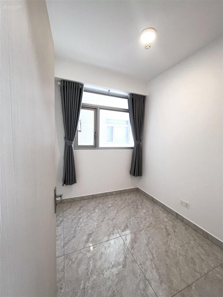 Cho thuê gấp căn hộ 3pn 2wc  nội thất cơ bản  giá 17 triệu tại paris hoàng kim.  xem nhà