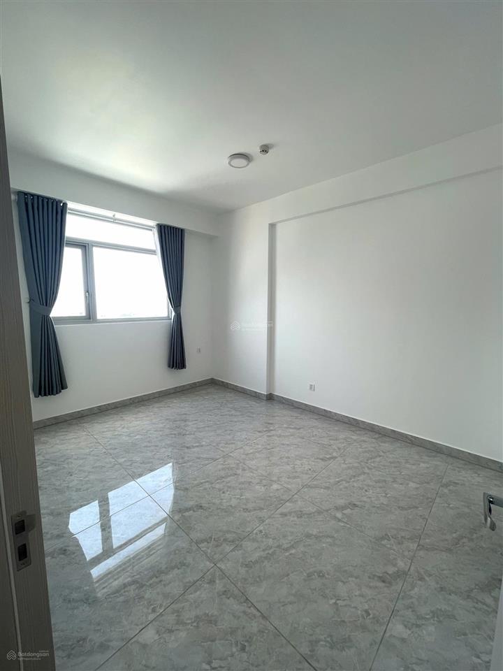 Cho thuê gấp căn hộ 3pn 2wc  nội thất cơ bản  giá 17 triệu tại paris hoàng kim.  xem nhà