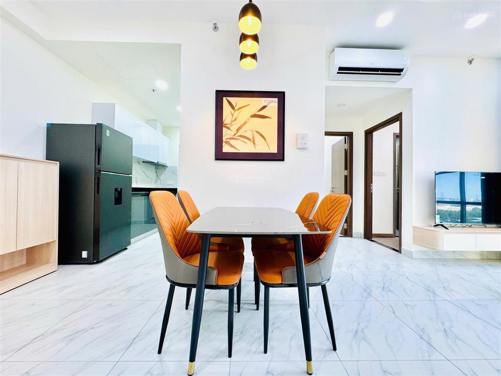 Cho thuê gấp căn hộ 2pn 2wc  10triệu  tầng cao  full nội thất cao cấp. bao pql, vào ở ngay