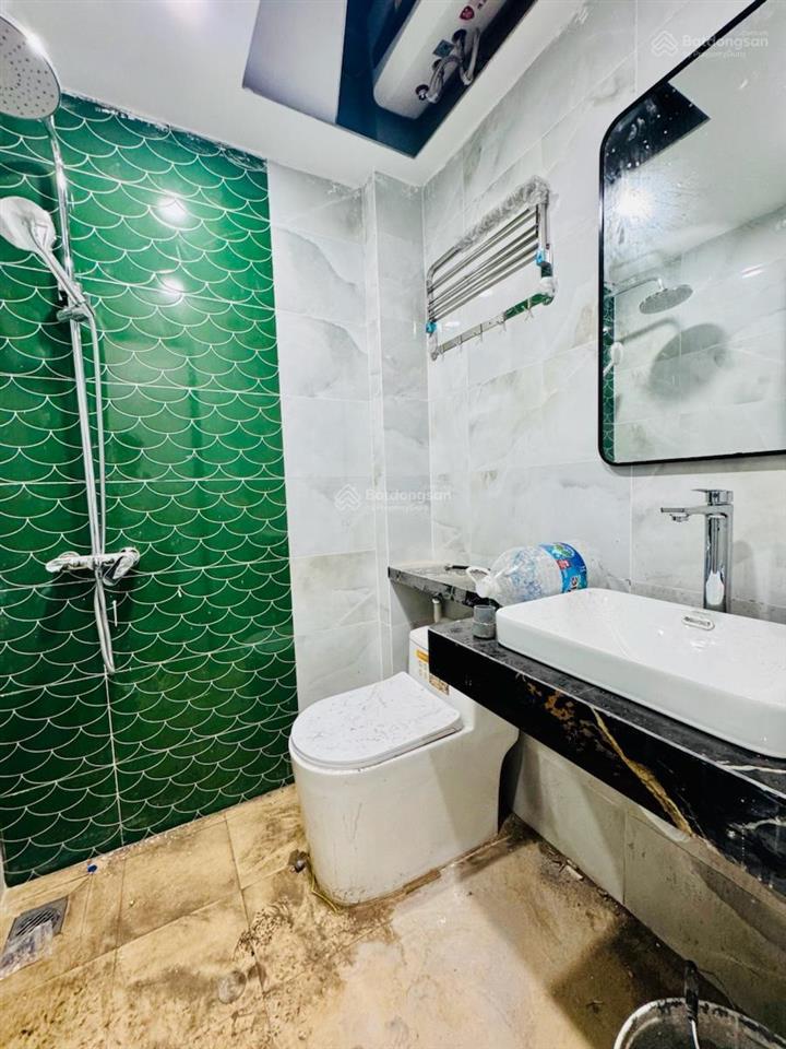 Ô tô vào nhà thang máy 23 căn hộ khép kín, dòng tiền gần 2 tỷ/năm phân lô hoàng văn thái