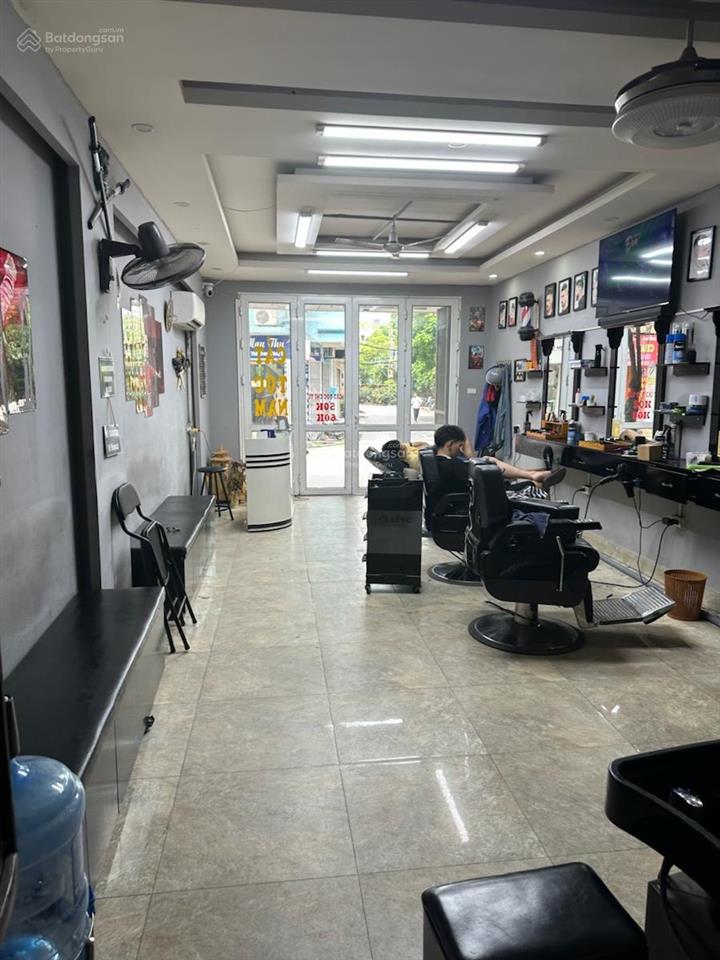 Mặt phố hoàng văn thái 50m2 lô góc 6 tầng thang máy vỉa hè kinh doanh dòng tiền sẵn có