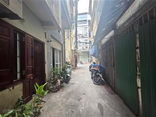 Bán đất tặng nhà 2 37m2 lõi trung tâm đống đa giá trị nằm ở vị trí gần sát phố sổ vuông đẹp
