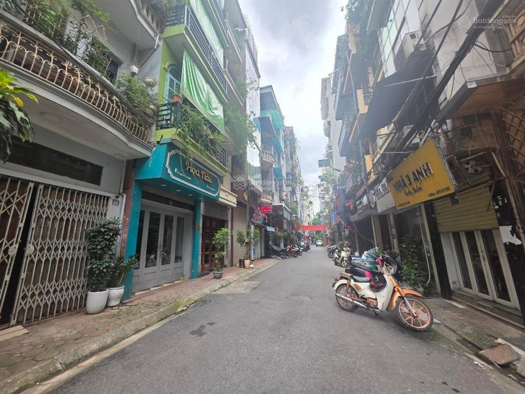 Bán đất tặng nhà 2 37m2 lõi trung tâm đống đa giá trị nằm ở vị trí gần sát phố sổ vuông đẹp