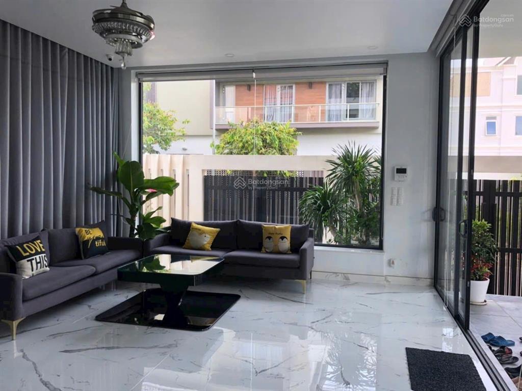 Bán biệt thự himlam cách đại học rimit q.7  nguyễn văn linh tp.chm 500m