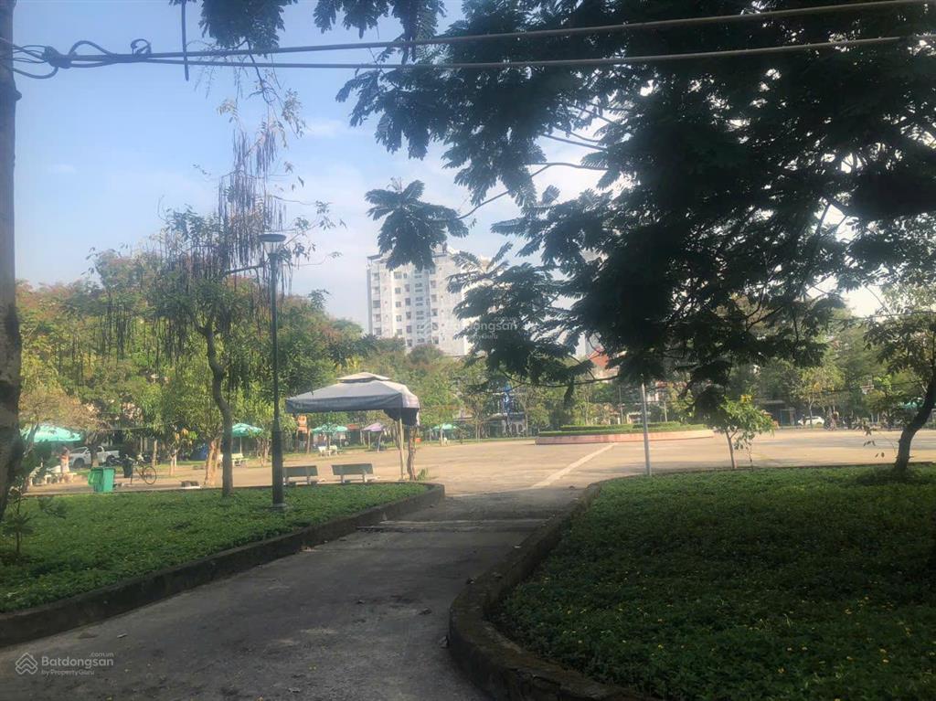 Bán nhà cấp 4 góc 2 mt view công viên ngay vòng xoay giải trí trung sơn  tp.hcm